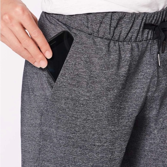 Lululemon On The Fly Pant *28" in Heathered black - Picture 7 of 14